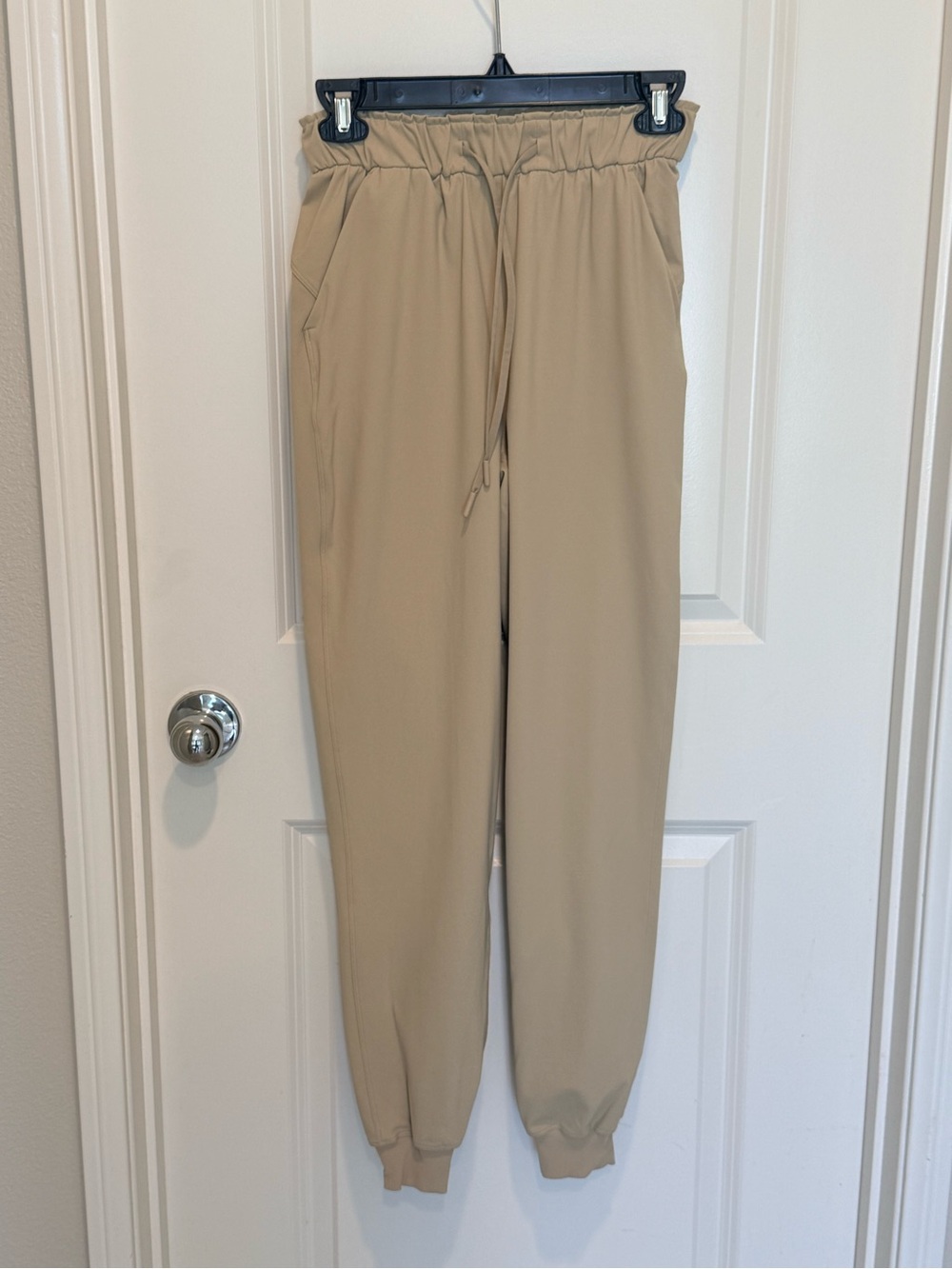 Lululemon Beige Women’s Drawstring Jogger Pants